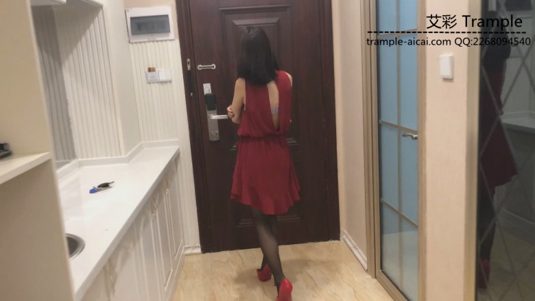 《湘香女王》女主人刁难侮辱乞丐