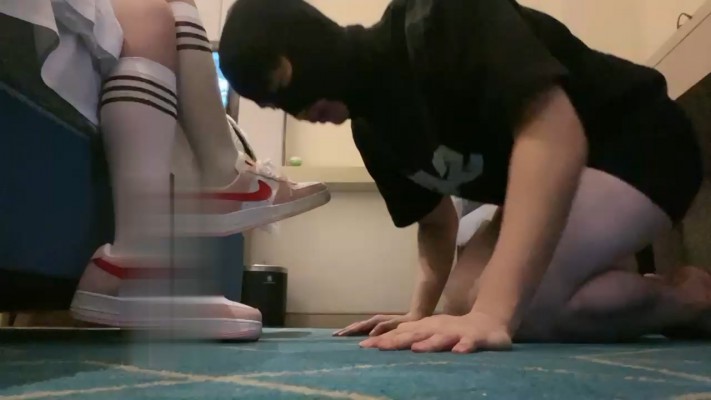 【湖北奈奈生】小姐姐过膝白袜羞辱狗 bf17069