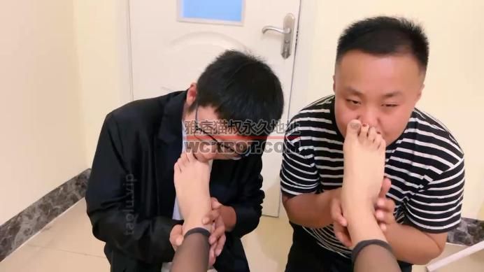 【孤傲女帝】双奴-舔脚/奴下奴抽耳光/sp/口水深喉/圣水 JS23100514