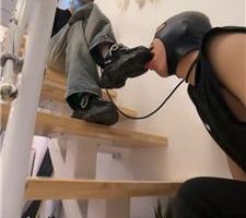 【玥野兔】楼道居高临下-运动鞋白袜蹂躏 bf41070