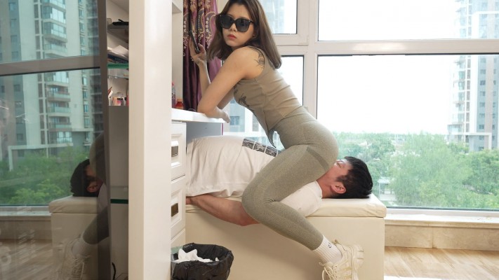 【初见】健身后午休瑜伽裤完全物化坐垫奴/颜面骑乘/坐脸窒息 YC-240713