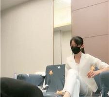 【美娜格格】白领S-高跟丝袜美足虐下属犬 bf44597