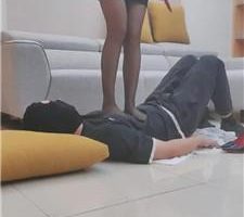 【苏州七七】黑丝美腿全体重踩踏 bf45079