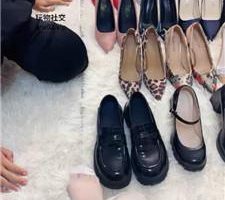 【沐沐大大】超多脏鞋驯化人体擦鞋器 JS241016-12