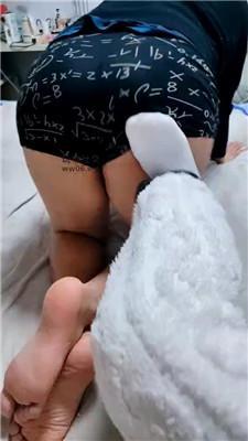 【小羊咩咩】皮带抽打/白袜踩虐 JS250105-17