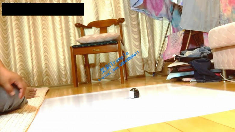 奴隶饥渴的舔舐着主人的脚指头