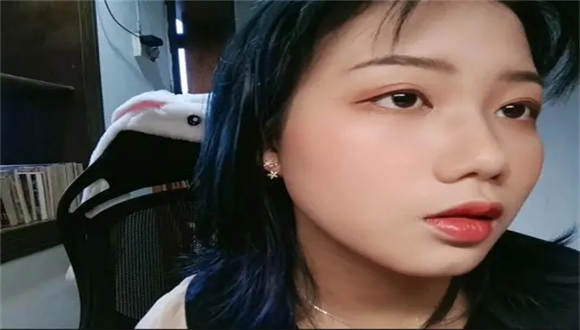 【00后蕬小乃】踩档虐裆，踩踏恋足