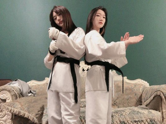 剧情-初柒双s跆拳黑帮女老大带女手下审讯叛徒【LAPAPA】双S踢踹踩裆深喉 YC-220704-3