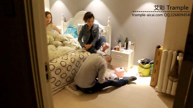 家奴洗脚做美甲