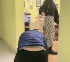 【辣妈】宾馆一楼公开处刑狗 bf20951