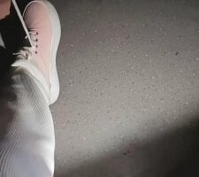 【奶味小仙女】电影院舔鞋舔脚调 bf22552