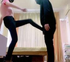 【小妮】高跟踩踏踢裆丝袜脚捂脸 bf23053