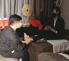 【美娜格格】会所开发技师舔脚【双视角版】 bf23307