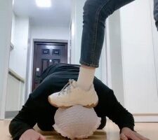 【小布丁S】小白鞋白棉袜踩踏虐打 bf23918