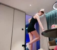 【艾琳】白袜塞嘴全体重踩/裸足蹂躏脸 bf23971