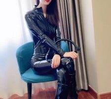 【浅夏】车模皮衣皮靴虐狗-鞭打踩踏脚深喉 bf26316