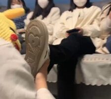 【精神小妹】4S群调群虐-运动鞋棉袜舔/全体重踩踏/提档耳光 bf27265