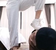 【珍妮儿】小白鞋全体重踩踏/袜子泡水/插嘴/舔鞋底 bf29478