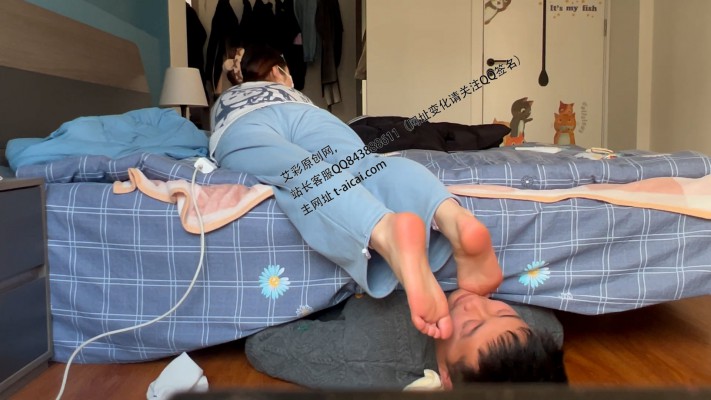 【第5风格】用平板换邻家小妹的嫩脚