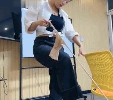 【潘妮女王】开发办公室新痰盂-高跟插嘴/钻胯坐垫【完整版】 bf31964