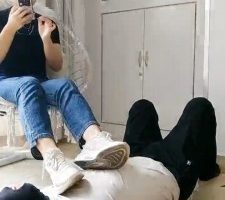 【东营青青】冰丝船袜踩/吃口水烟灰/踩脖窒息/踢踹 JS23091103