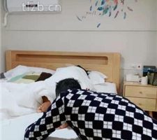 【陈莹斯】圈养奴伺候主人起床 JS231117-16