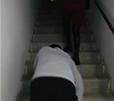 【猫爷】楼梯间遛狗爬行/长靴踩/喂圣水/闻腋下/脚插嘴 bf37605