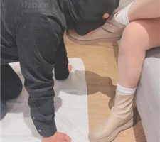 【赵奈奈】品尝裸足/踩脖窒息/吃白袜/清理白靴底 JS240229-7