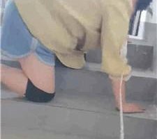 【凌儿】楼道虐母畜-清理超多脏鞋 bf40564