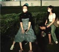 【甘露S】双S-双奴-深夜户外-骑马/舔脏鞋臭袜/踩踏【双视角版】 bf40584