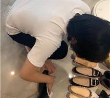 【爱丽丝】母畜-物化人体擦鞋器/骑马骑脖/重度踢踹/强制闻鞋闻袜 bf41370