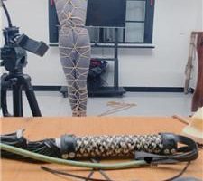 【瑞拉】吊绑囚禁猥琐继父 JS240731-30