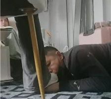 【文文文】桌底视角-做学生双S的脚下奴【下】 JS240819-15