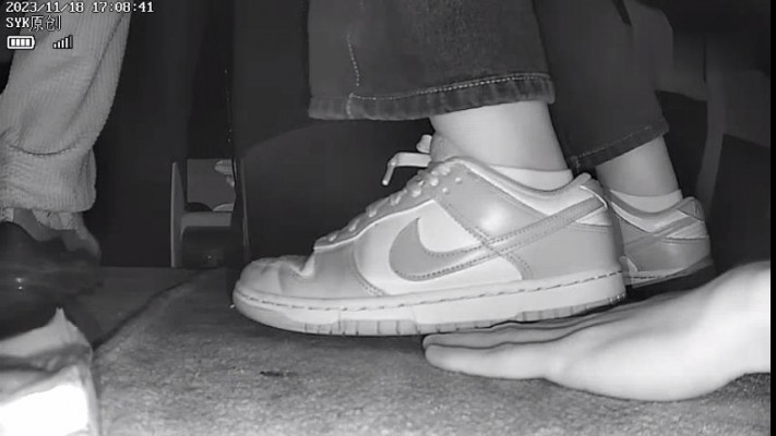 B692 – 无意识疯狂抖腿的耐克板鞋踩手察觉2次 bf43880