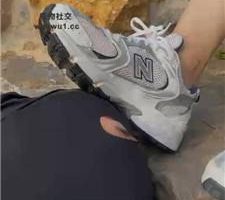 【泡泡】户外-舔运动鞋船袜高跟/踩踏喂食/碾压狗爪【完整版】 bf43950