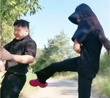 【皮皮】户外虐打跟踪狂/树枝鞭打 bf44568