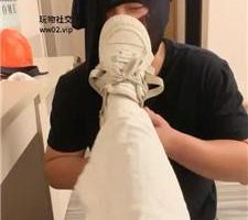 【香芋朱朱】清理脏小白鞋/镜前羞辱/掐乳/踩踏/脚喂酸奶 bf44987