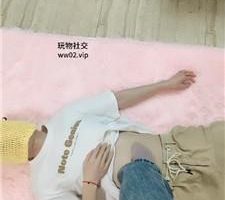 【佳佳】臭脚丫踩地毯奴 JS241022-17