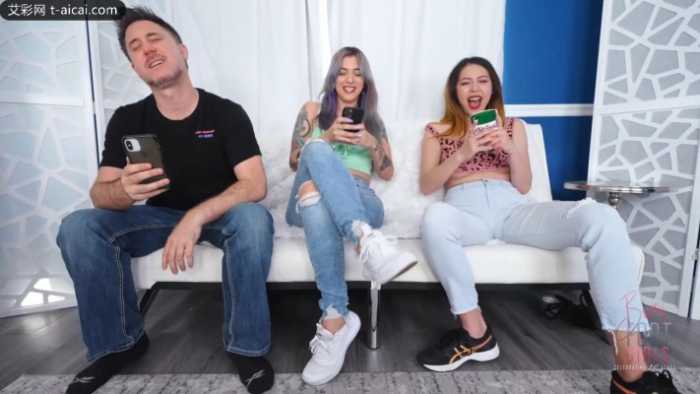 剧情-玩手游输给太妹!被罚跪闻太妹的臭鞋窝和原味臭汗脚并拍照O-210620-6