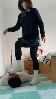 【精神小妹】女神全体重踩踏暴力踢踹虐M JS241209~6