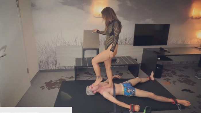 德国女主 44码脚跳踩小奶狗 bf32737