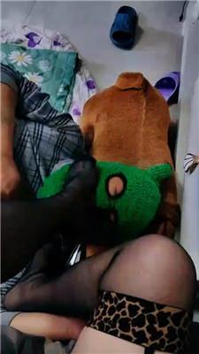 【魅尊】黑丝脚踩虐家奴 JS241222-52