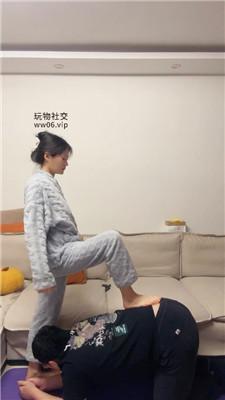 【埋汰】睡衣女神玉足蹂躏踩虐 JS241228-18