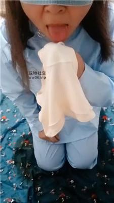 【伪娘和人妻】蓬头垢面的狗喜欢舔脚舔内裤 JS241230-52