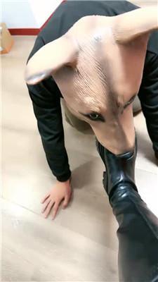 【语小心】绿帽奴-强迫舔长靴黑丝脚丫 JS250106-13