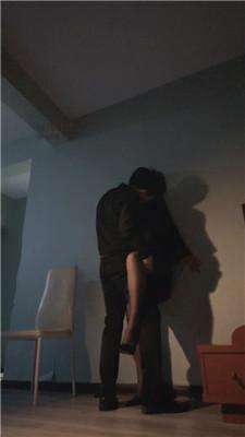 【曦颜】黑丝高跟美腿虐西装奴 bf50054