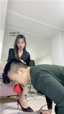 【依依】纹身小主-高跟玉足狂舔 bf50374