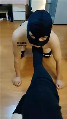 【冰女王】闻着臭袜子臭脚丫发骚 JS250308-35