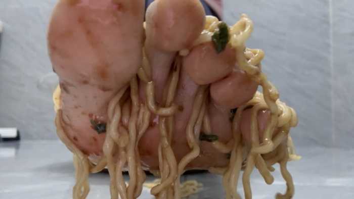 【莓子】光脚制作葱油拌面 YC-250328-3