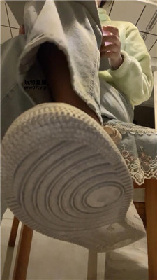 【萱萱子】清理粉色耐克    250408-25